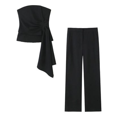 Top a Fascia Drappeggiato e Pantalone Sartoriale