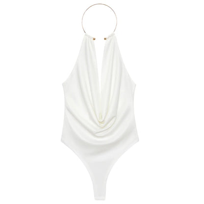Top Halter Marrone con Scollatura a Goccia e Dettaglio Gold