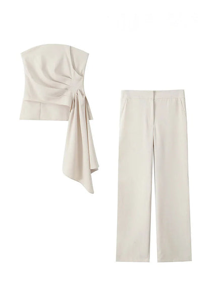 Top a Fascia Drappeggiato e Pantalone Sartoriale