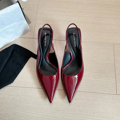 Décolleté con Tacco Basso Kitten Heel a Punta