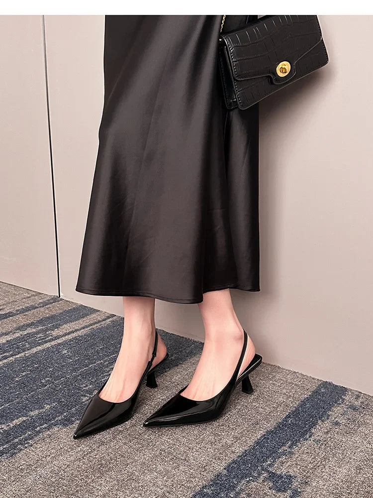 Décolleté con Tacco Basso Kitten Heel a Punta