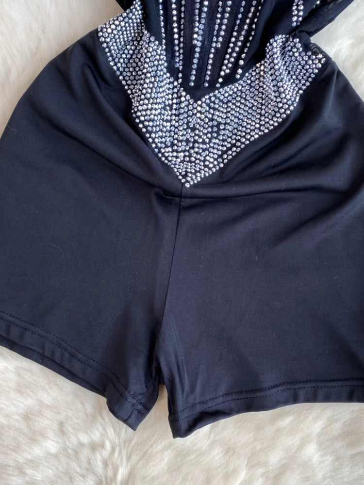 Tutina Corta con Strass e Scollo a Incrocio - Nero Elegante