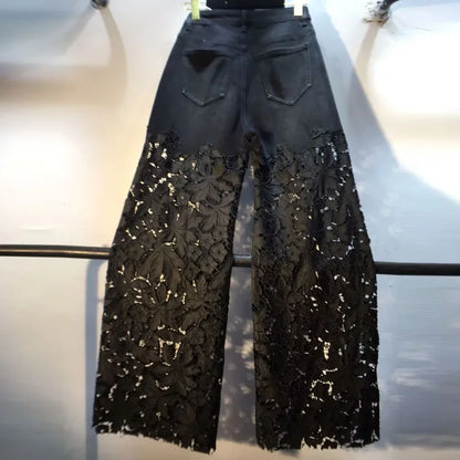 Jeans Neri Ricamati a Fiori