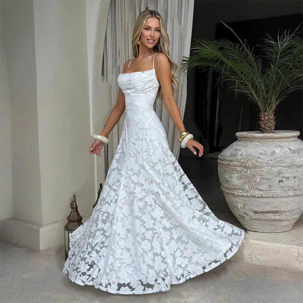 Robe de Soirée Longue Bordeaux en Dentelle avec Col Capuche