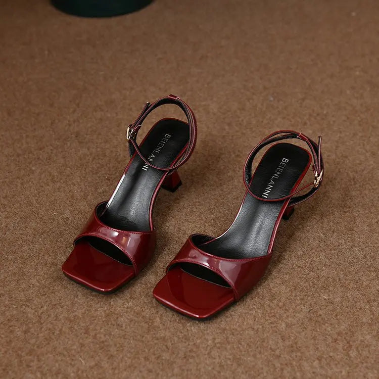 Scarpe Eleganti con Tacco a Rocchetto e Cinturino