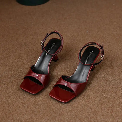 Scarpe Eleganti con Tacco a Rocchetto e Cinturino