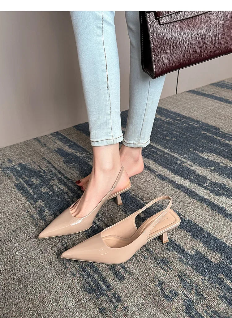 Décolleté con Tacco Basso Kitten Heel a Punta