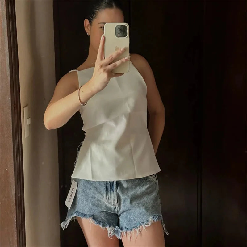 Haut femme dos nu minimal chic