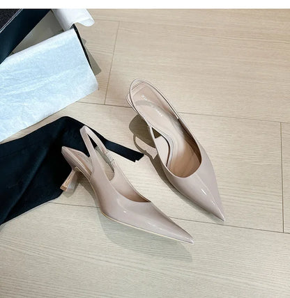 Décolleté con Tacco Basso Kitten Heel a Punta