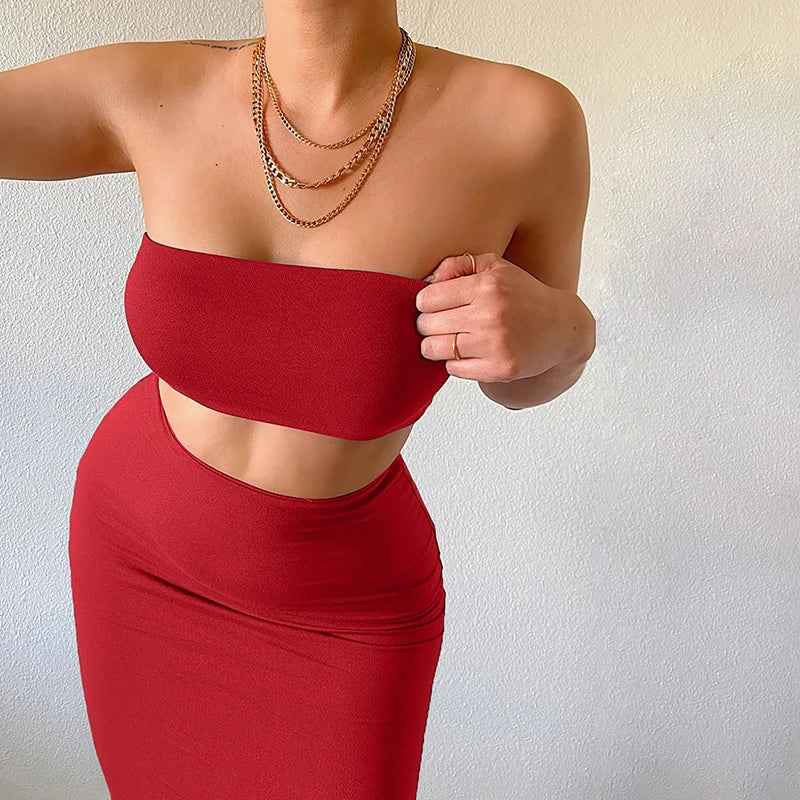Completo 2 Pezzi donna: top a fascia e gonna midi aderente
Ideale per party e uscite serali
