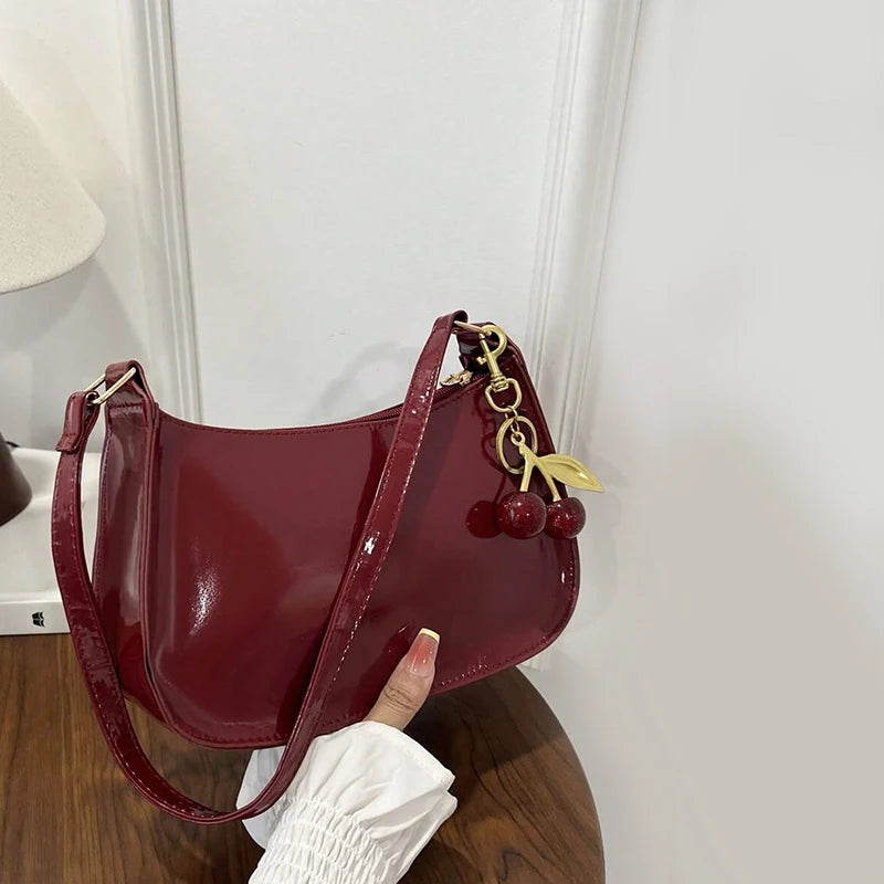 Borsa Baguette Effetto Vernice Elegante
