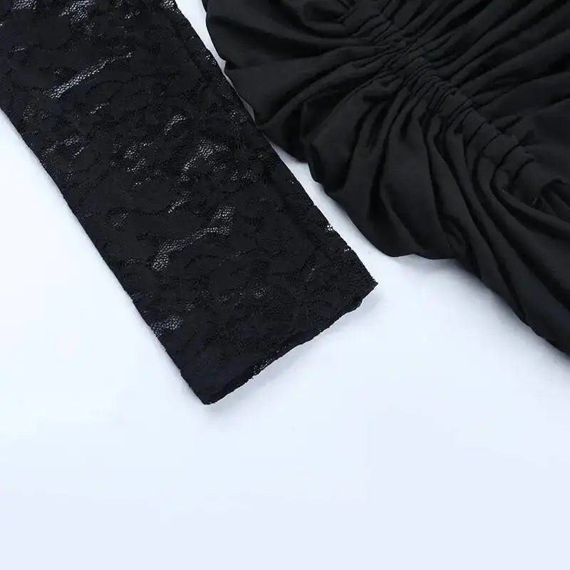 Abito Mini Drappeggiato con Inserto in Pizzo e Scollo a Barca