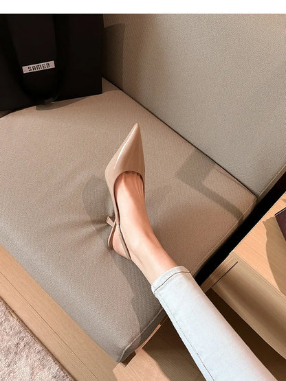 Décolleté con Tacco Basso Kitten Heel a Punta