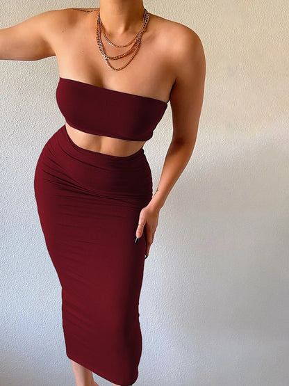 Completo 2 Pezzi donna: top a fascia e gonna midi aderente
Ideale per party e uscite serali