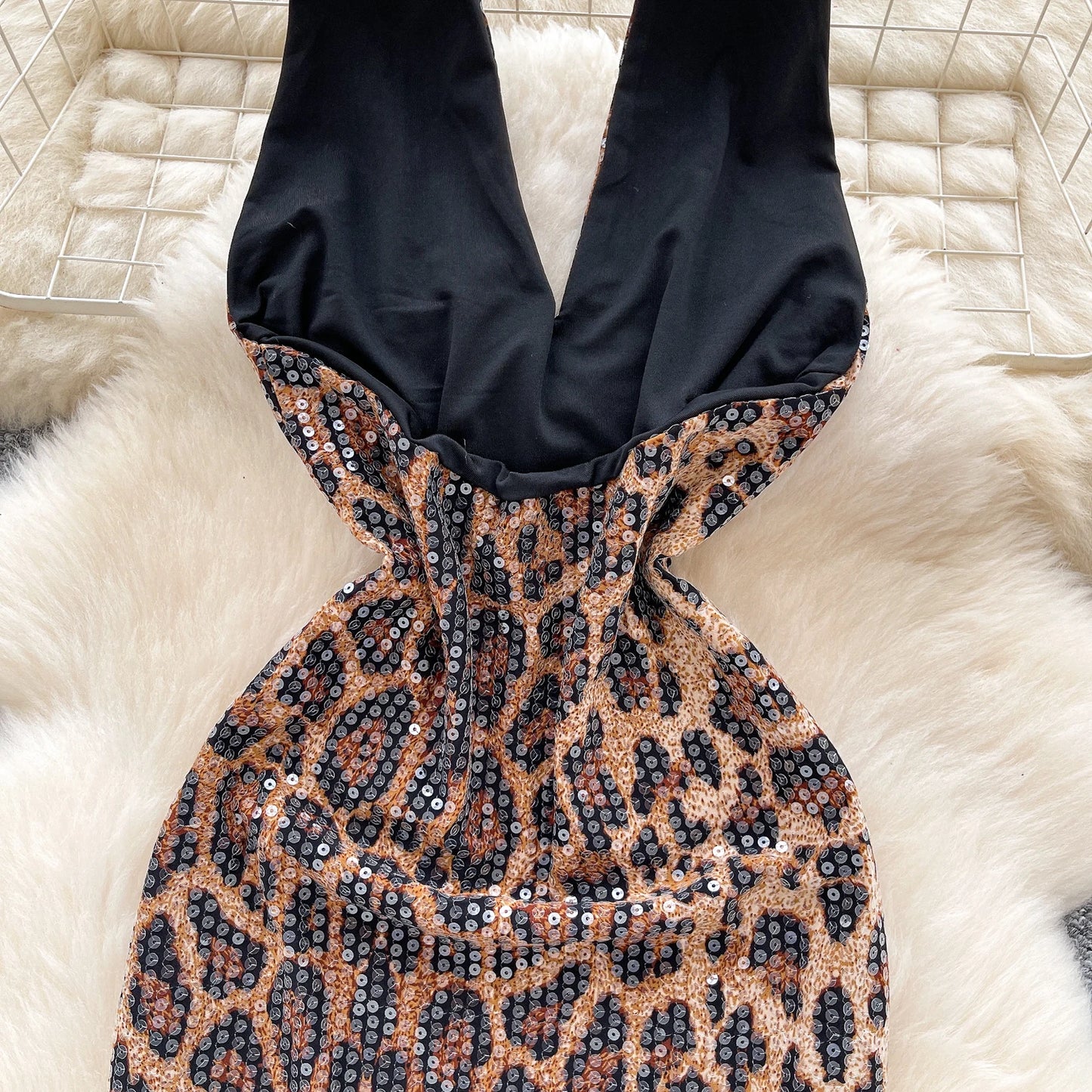 Abito Mini Leopardato con Paillettes - Scollo a V