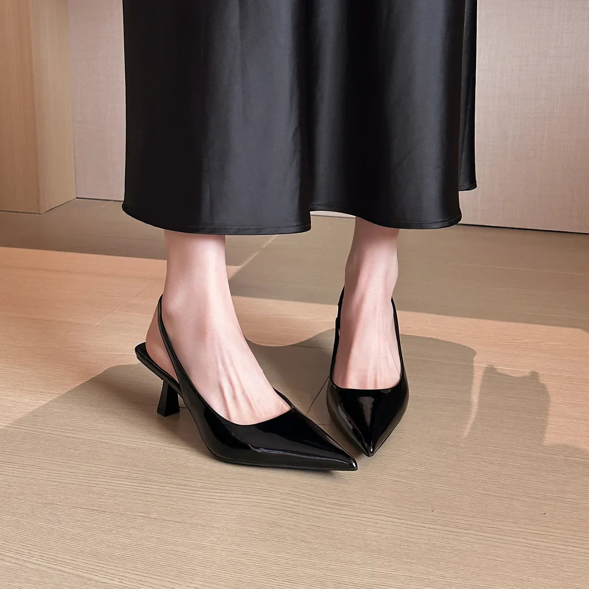 Décolleté con Tacco Basso Kitten Heel a Punta
