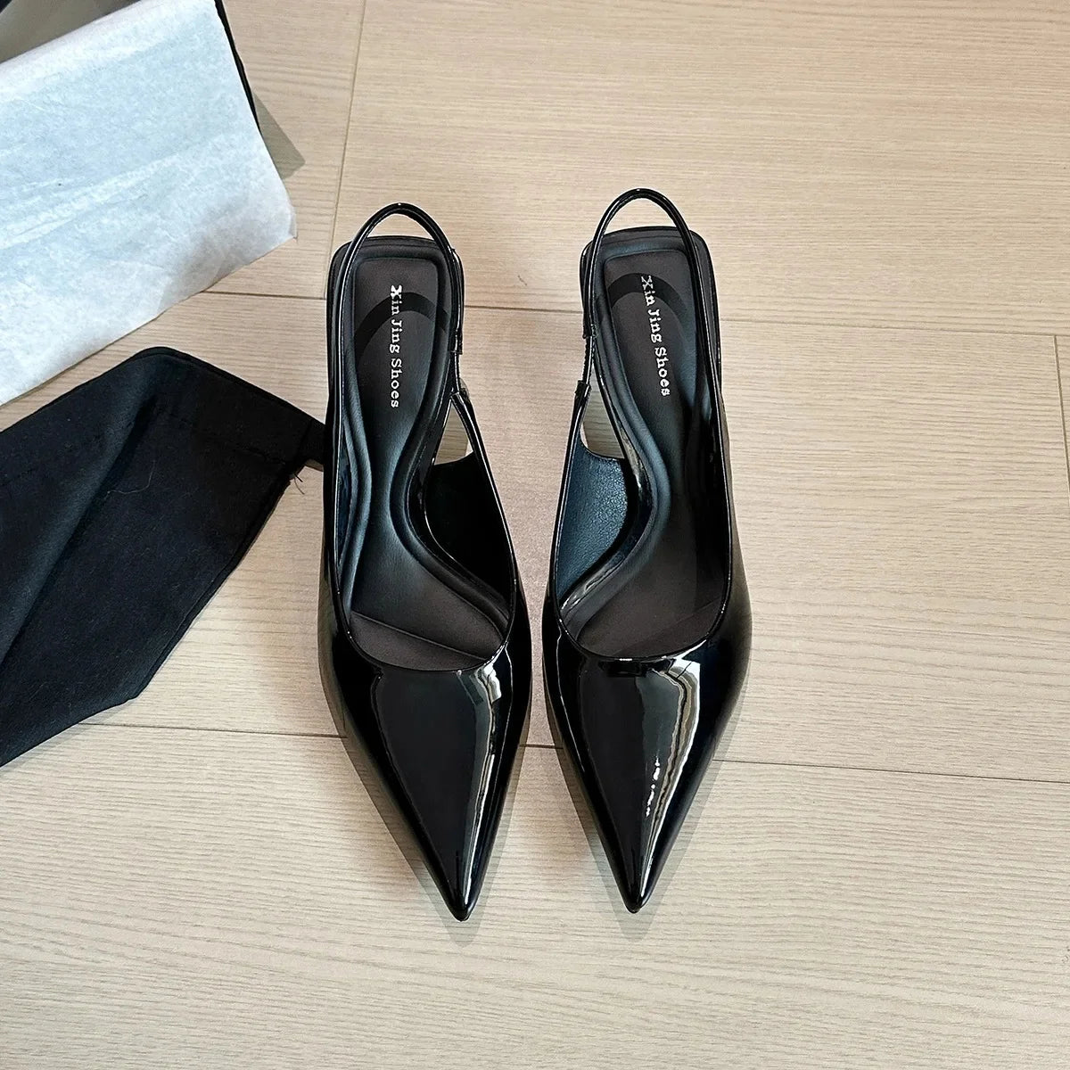 Décolleté con Tacco Basso Kitten Heel a Punta