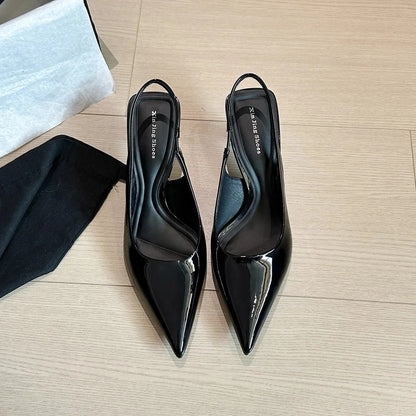 Décolleté con Tacco Basso Kitten Heel a Punta