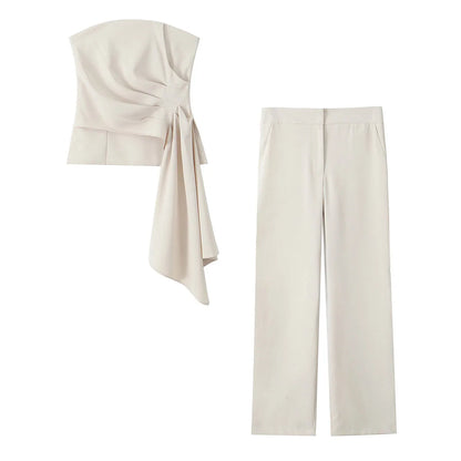 Top a Fascia Drappeggiato e Pantalone Sartoriale