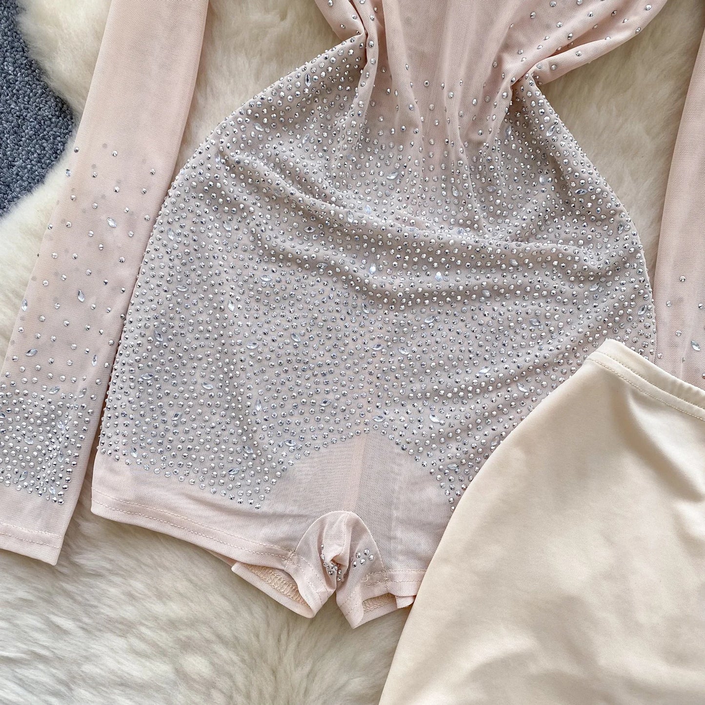 Set Coordinato Top a Maniche Lunghe e Shorts con Strass e Brillantini