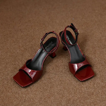 Scarpe Eleganti con Tacco a Rocchetto e Cinturino