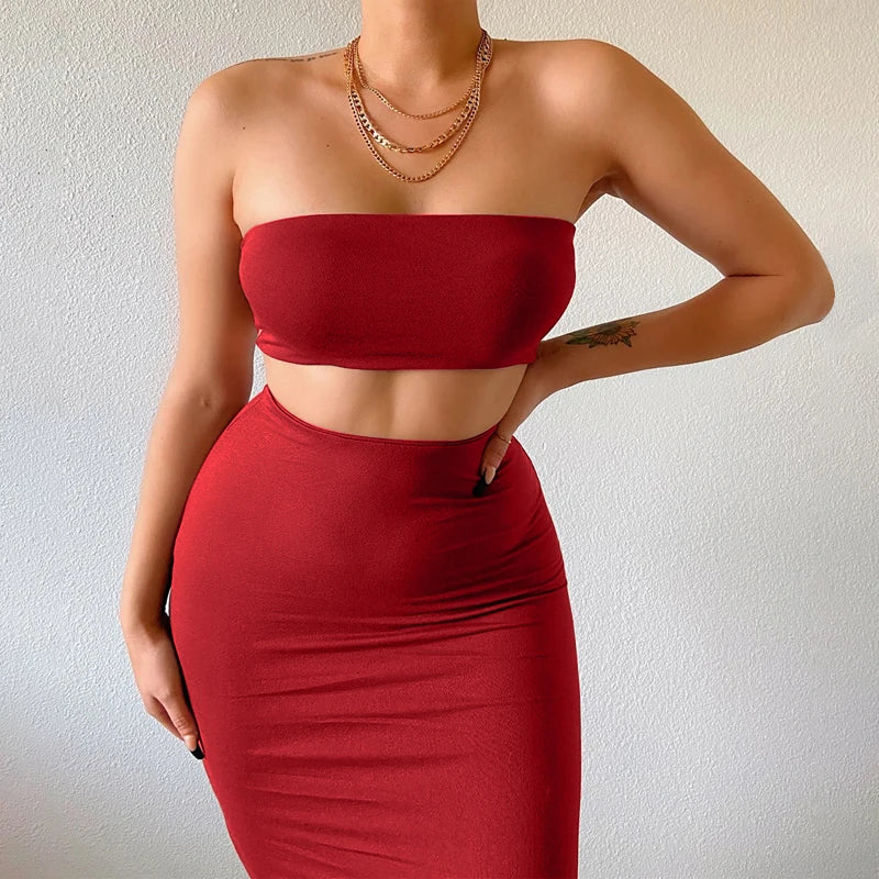 Completo 2 Pezzi donna: top a fascia e gonna midi aderente
Ideale per party e uscite serali