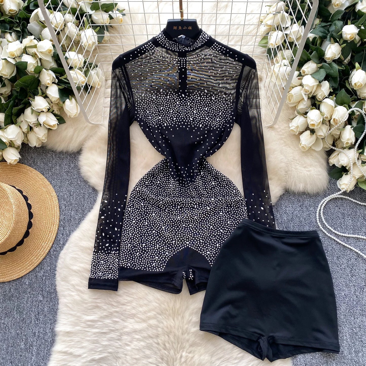 Set Coordinato Top a Maniche Lunghe e Shorts con Strass e Brillantini