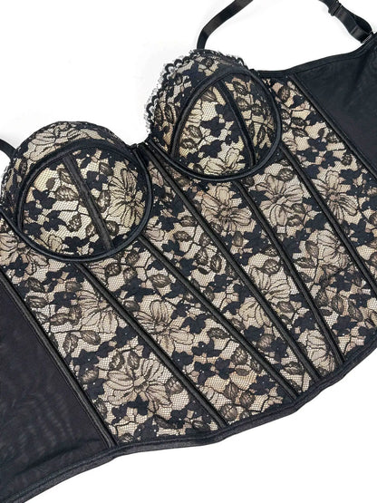 Bustier Elegante con Stecche e Coppe Preformate