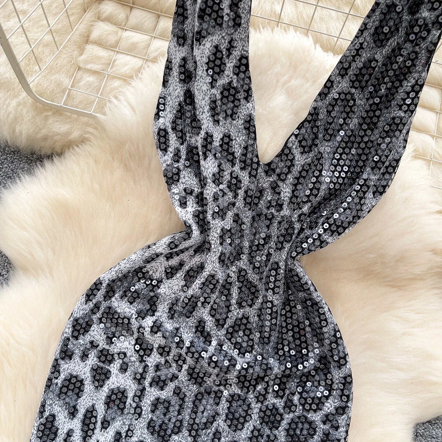 Abito Mini Leopardato con Paillettes - Scollo a V