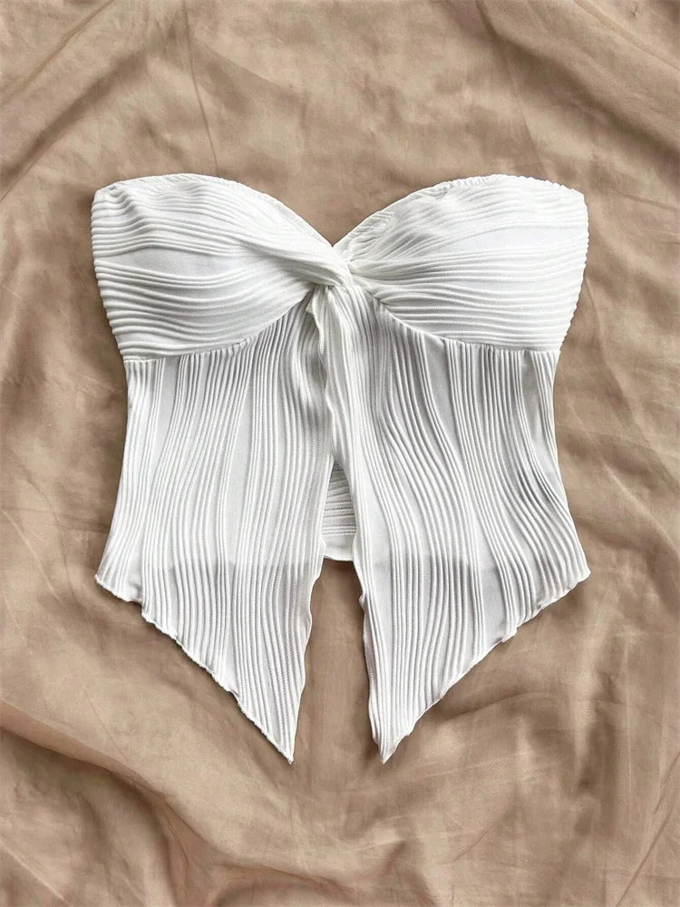 Haut blanc drapé d'été