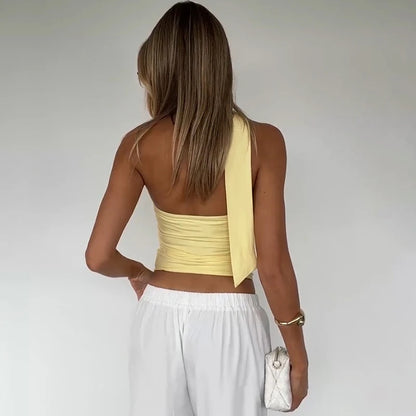 Top Halter Elegante con Sciarpa e Dettaglio Increspato