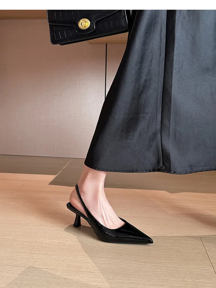 Décolleté con Tacco Basso Kitten Heel a Punta