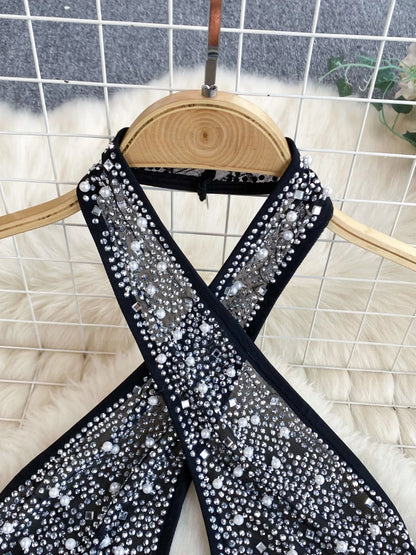 Tutina Corta con Strass e Scollo a Incrocio - Nero Elegante