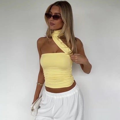 Top Halter Elegante con Sciarpa e Dettaglio Increspato