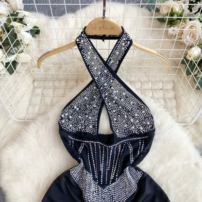 Tutina Corta con Strass e Scollo a Incrocio - Nero Elegante