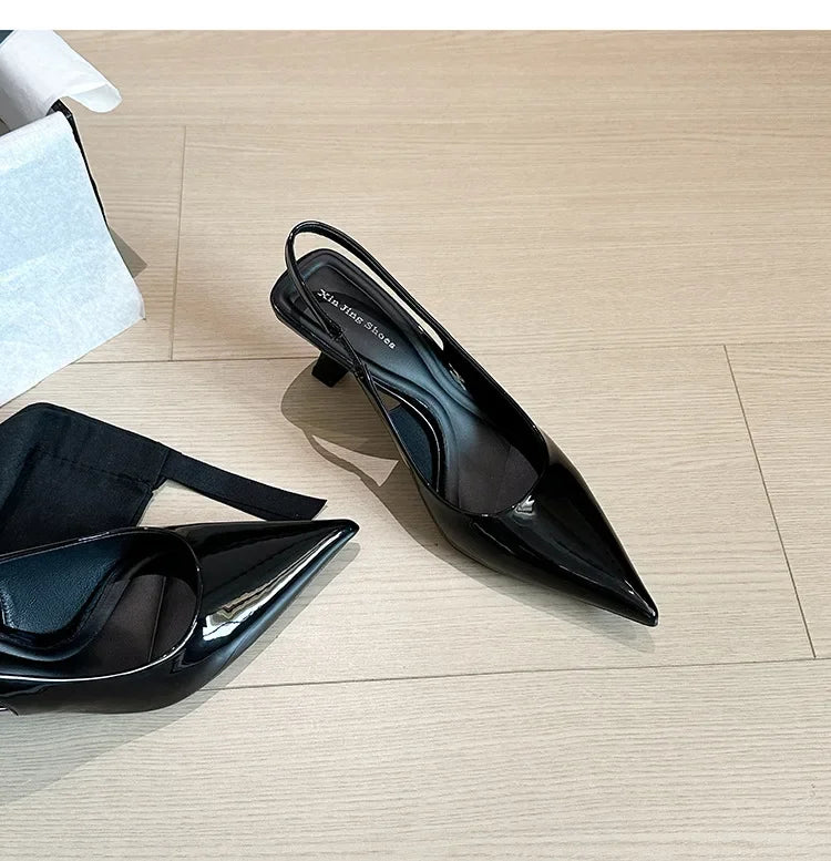 Décolleté con Tacco Basso Kitten Heel a Punta
