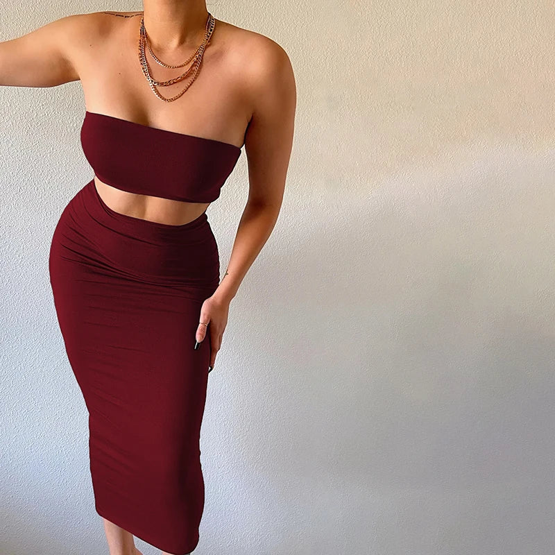Completo 2 Pezzi donna: top a fascia e gonna midi aderente
Ideale per party e uscite serali