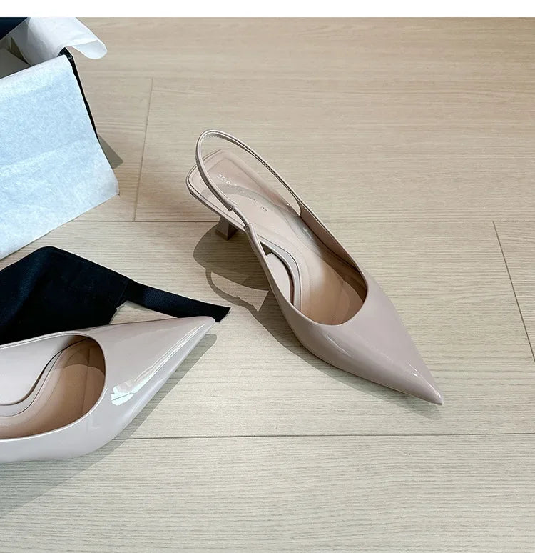 Décolleté con Tacco Basso Kitten Heel a Punta