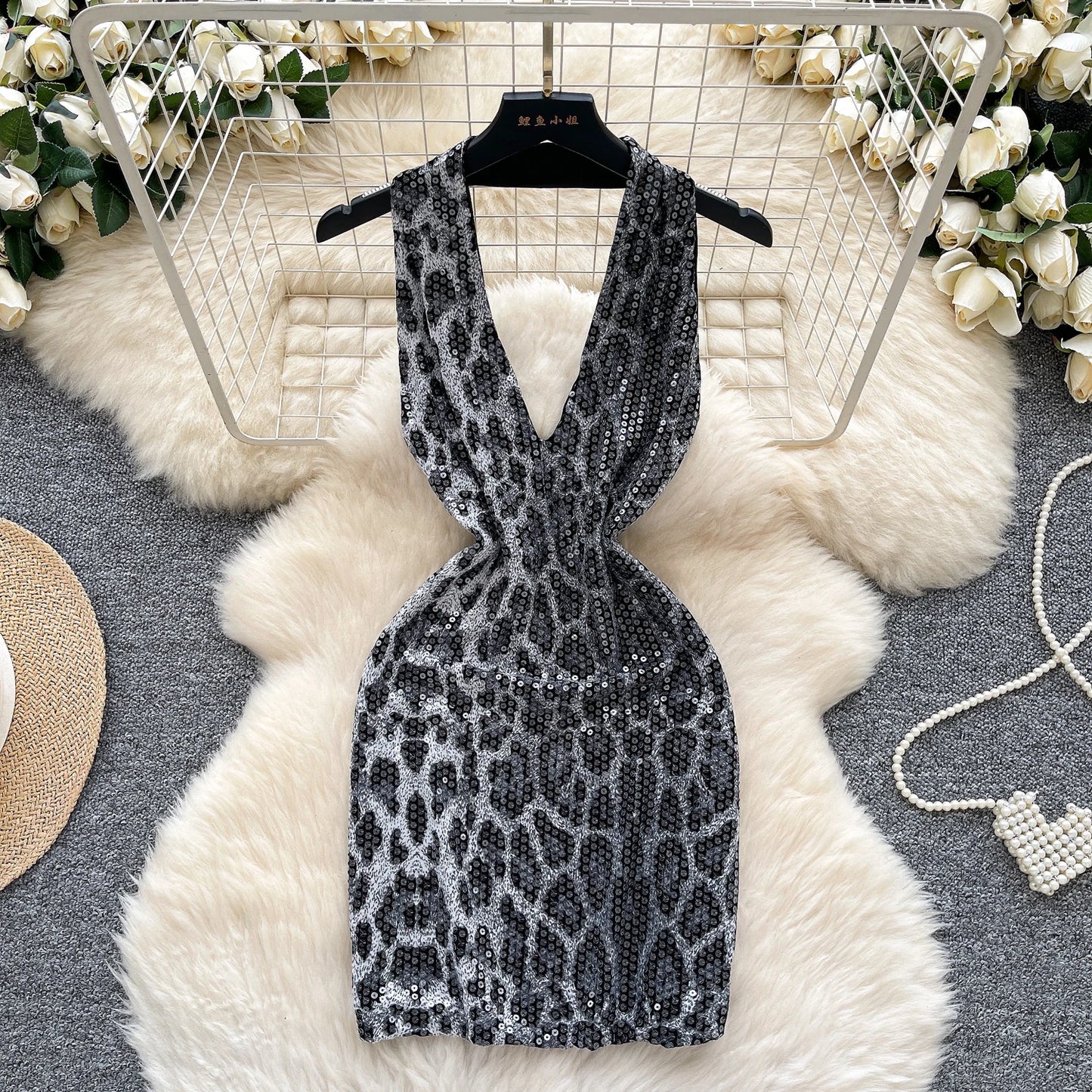 Abito Mini Leopardato con Paillettes - Scollo a V