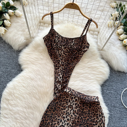 Completo Coordinato Leopardato: Top a Canotta e Pantaloni a Zampa