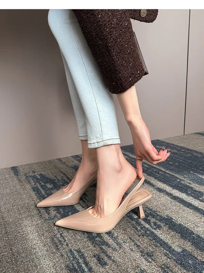 Décolleté con Tacco Basso Kitten Heel a Punta