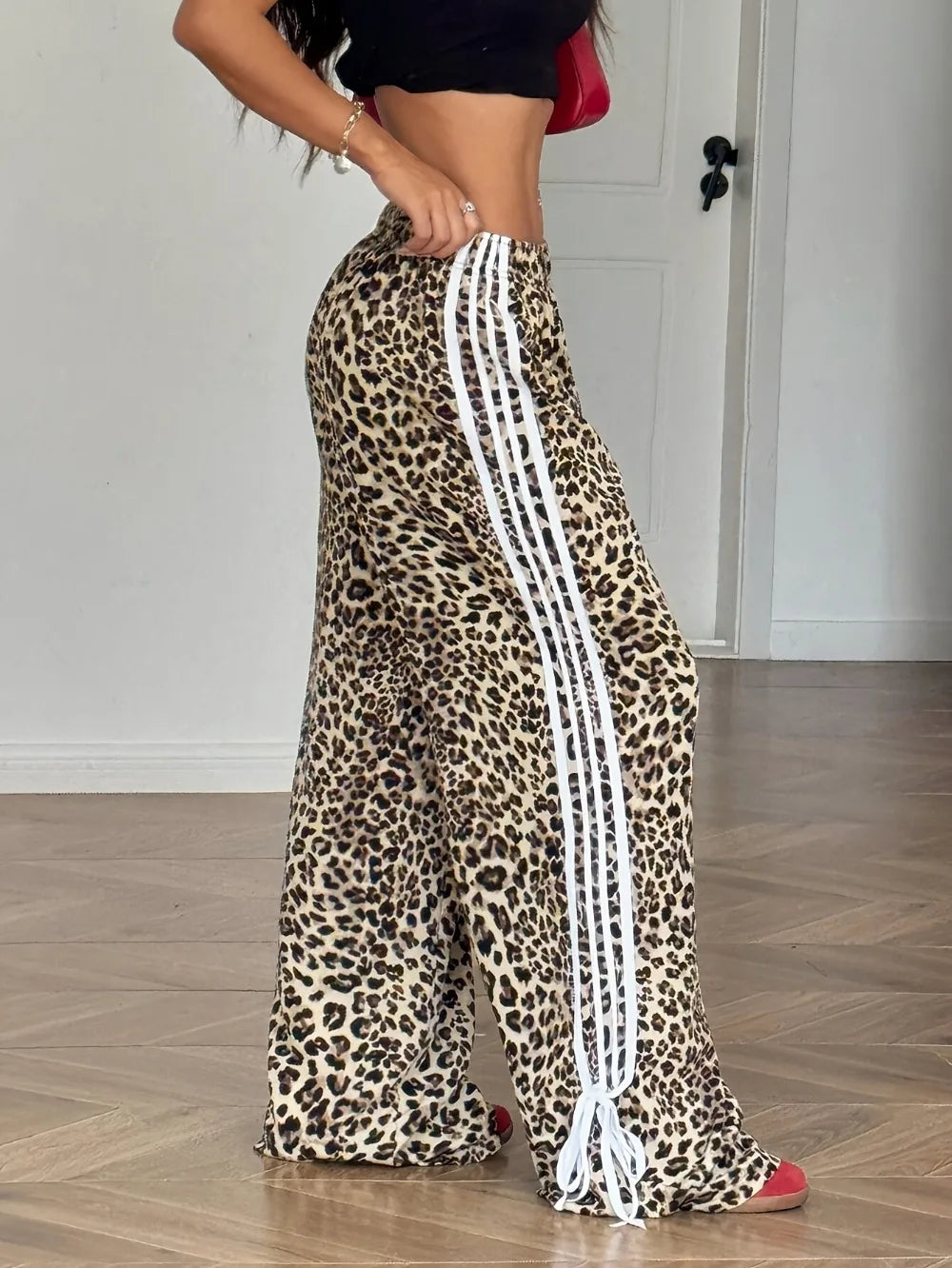 Pantaloni Palazzo Y2K Leopardati con Bande Laterali e Stringhe