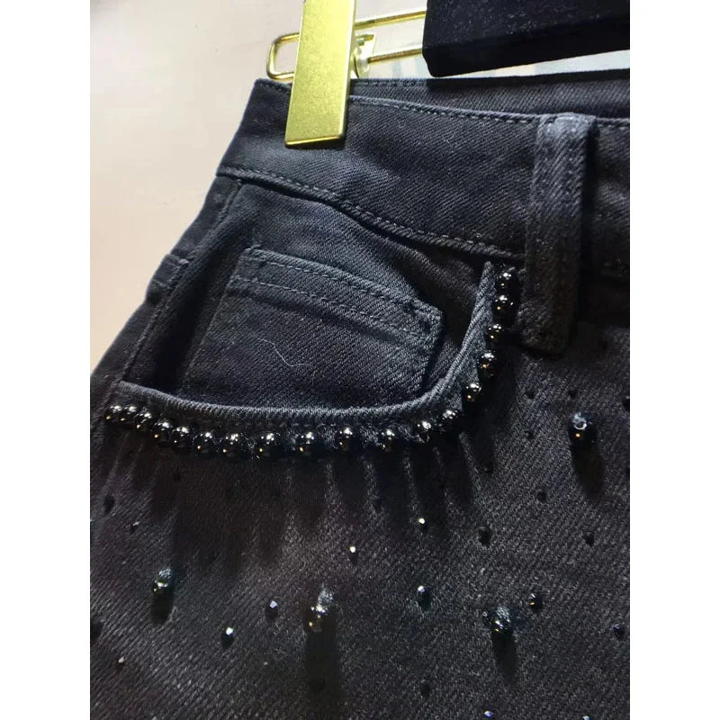 Jeans Neri Ricamati a Fiori