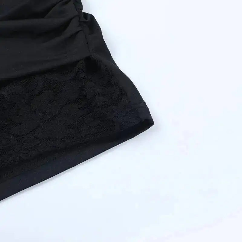Abito Mini Drappeggiato con Inserto in Pizzo e Scollo a Barca