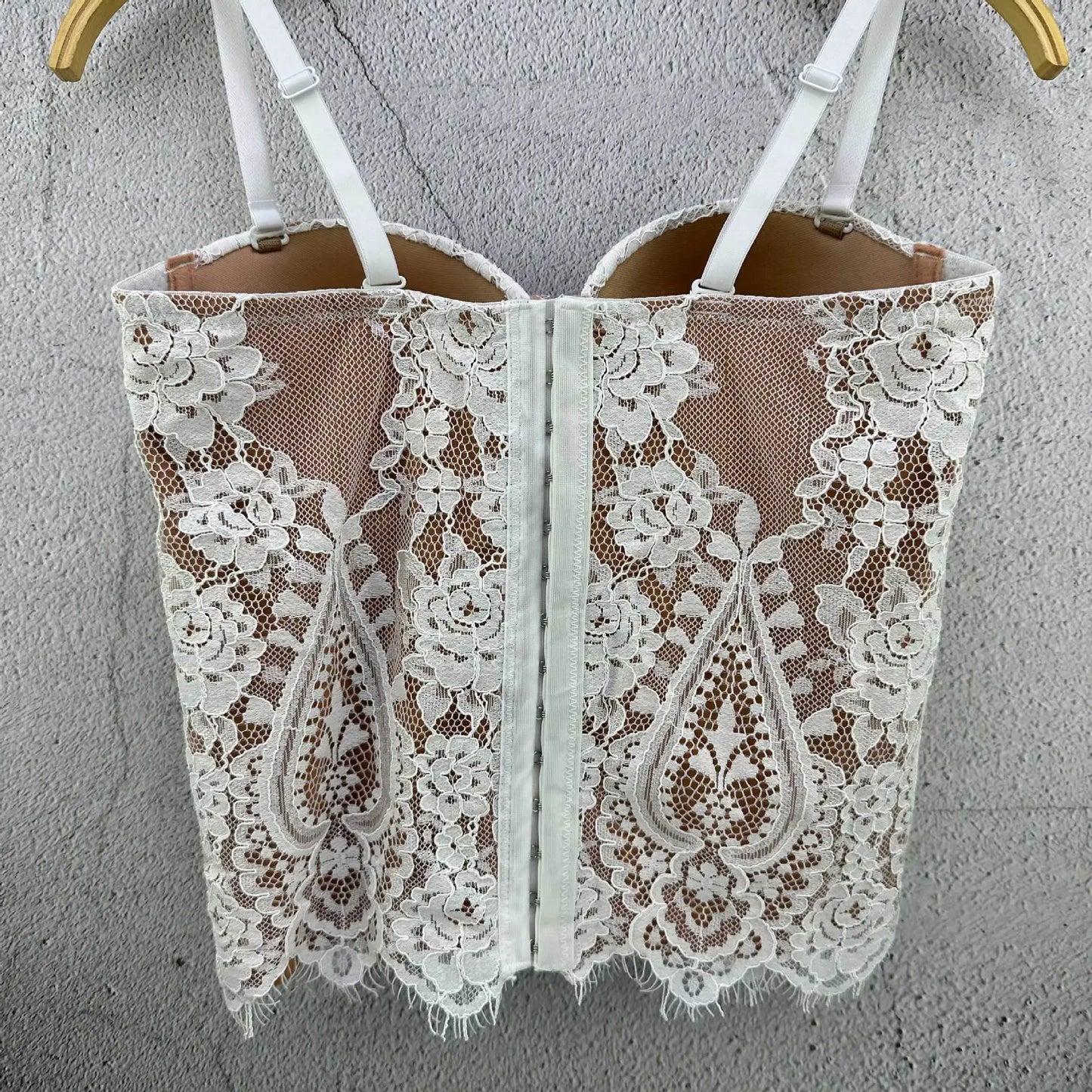 Bustier Elegante con Stecche e Coppe Preformate