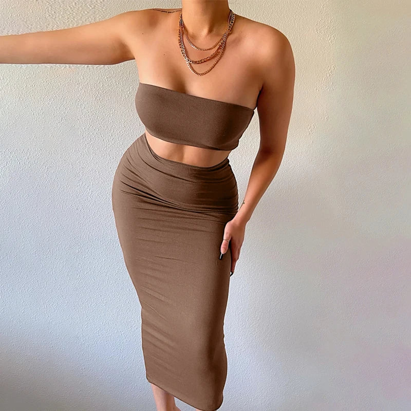 Completo 2 Pezzi donna: top a fascia e gonna midi aderente
Ideale per party e uscite serali