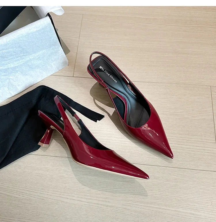 Décolleté con Tacco Basso Kitten Heel a Punta