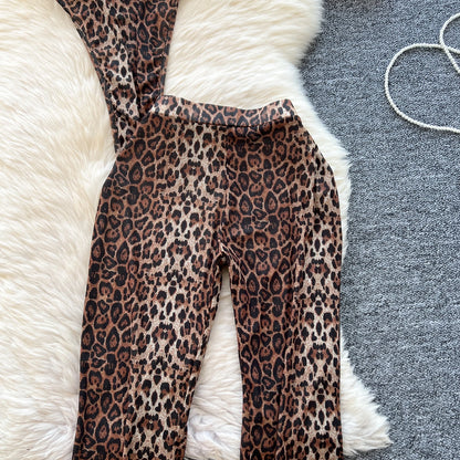 Completo Coordinato Leopardato: Top a Canotta e Pantaloni a Zampa