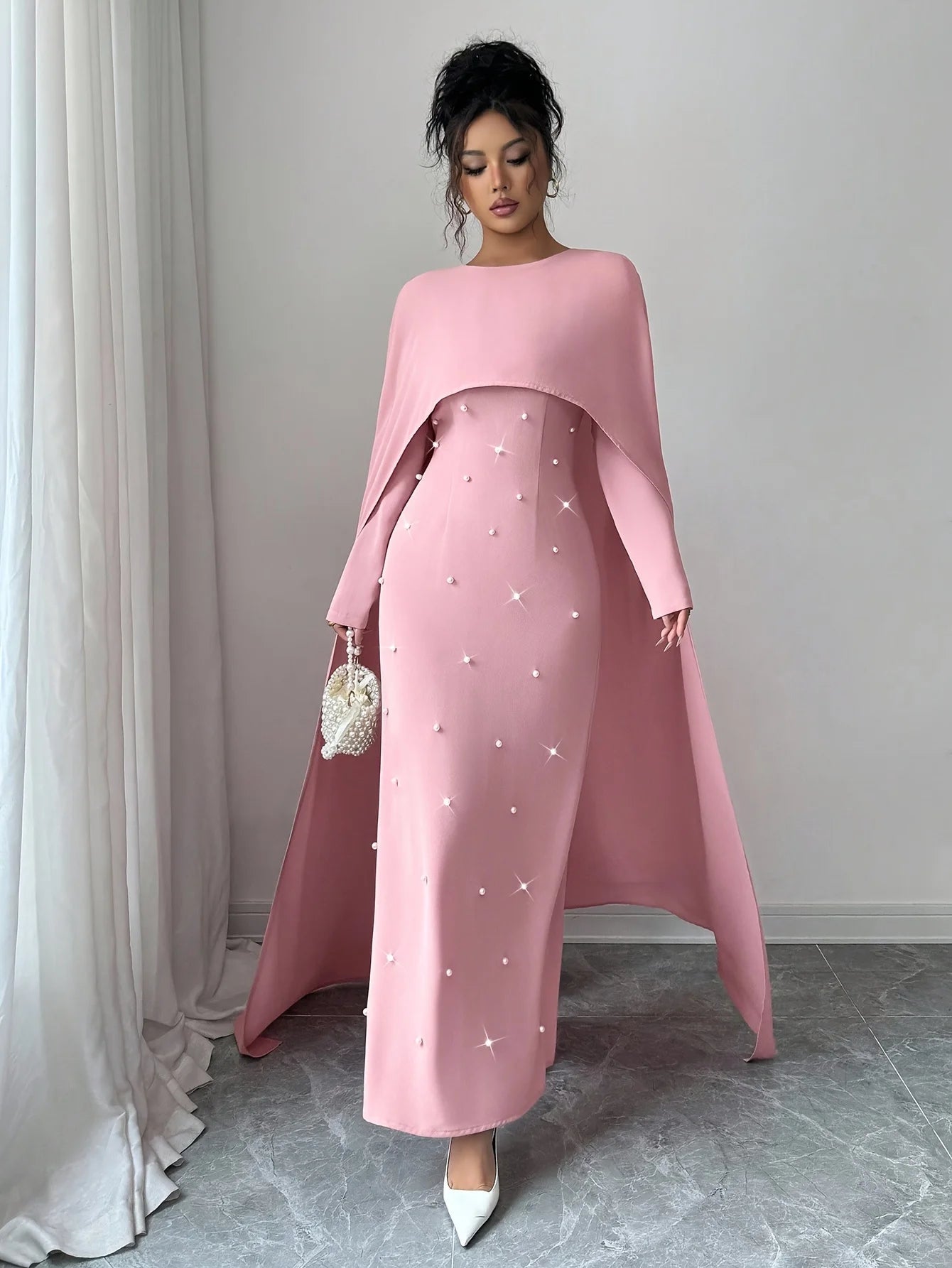 Abito Lungo Elegante con Mantella e Perle - Rosa - Rosboutiquechic