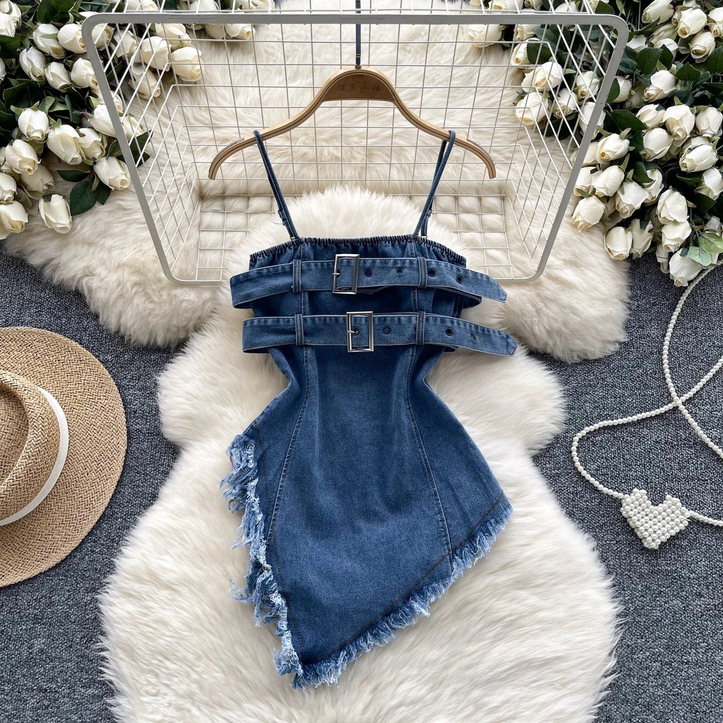 Top in Denim Asimmetrico con Fibbie e Bordi Sfrangiati - Rosboutiquechic
